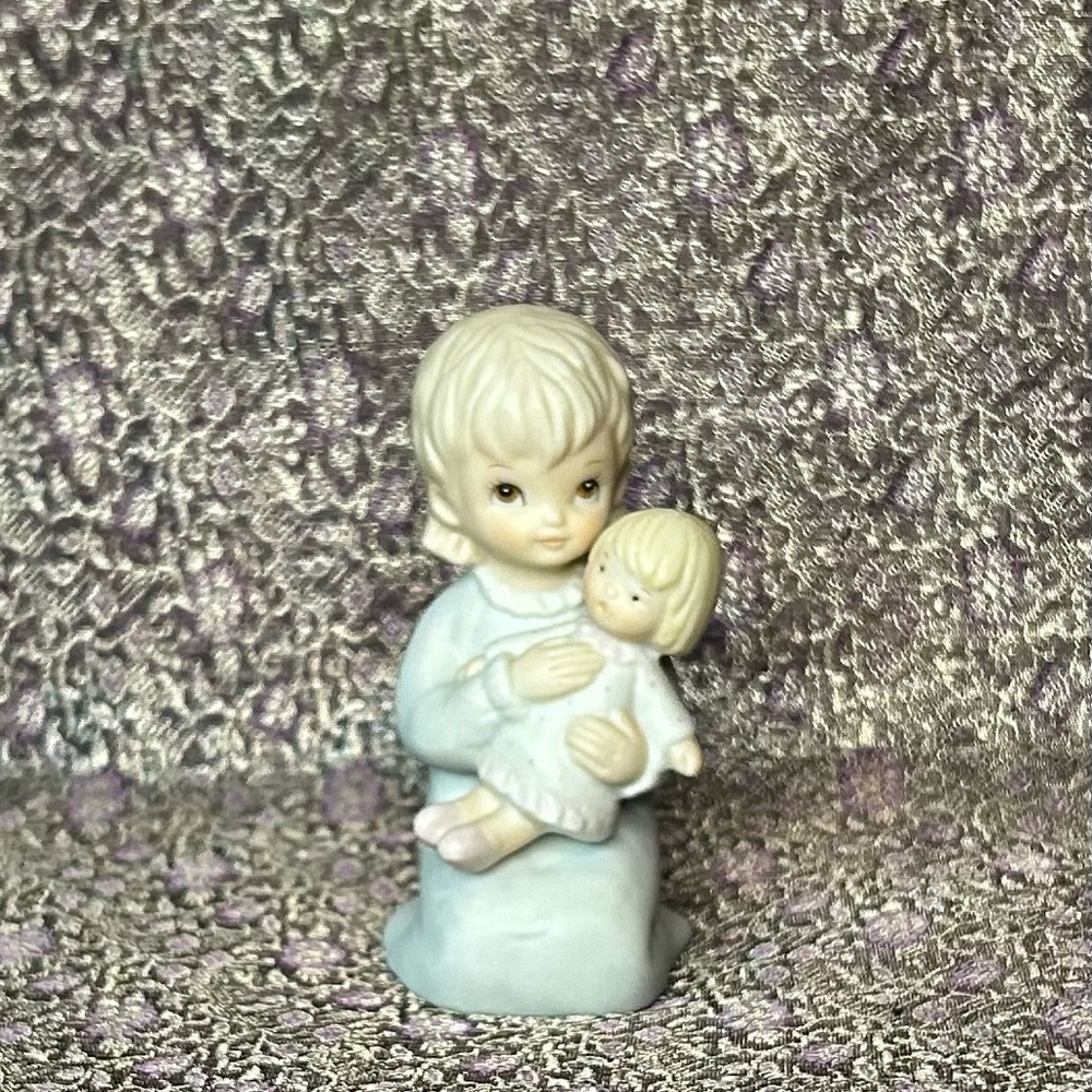 Vintage Lefton China hand painted figurine “Dolly” #03898, 1982
